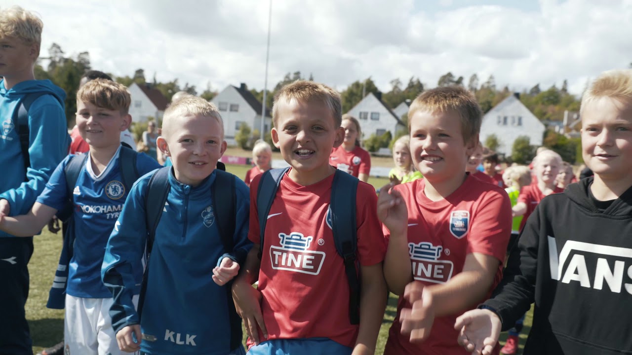 VIDEO Bli med dansen pa TINE Fotballskole 20514 d7c86